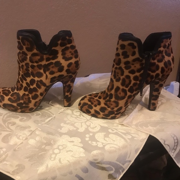 gianni bini leopard booties